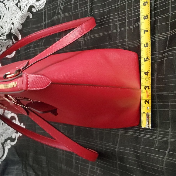 Coach Red Crossgrain Leather Gallery Zip Top Tote Bag - Picture 11 of 13